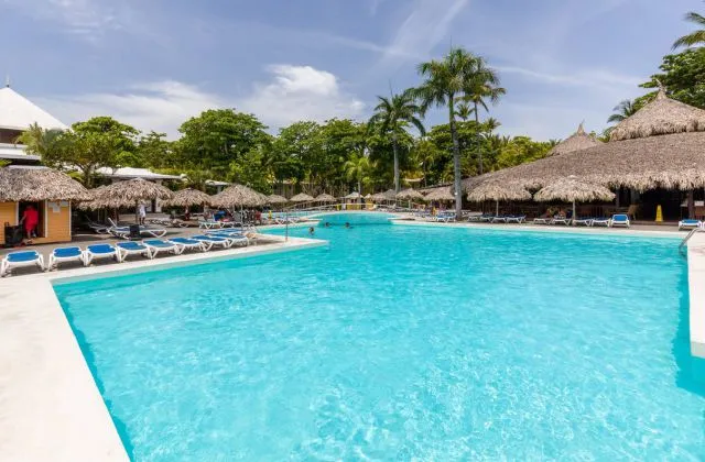 PlayaBachata Resort Puerto Plata piscina